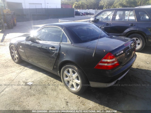 WDBKK47F2XF093159 - 1999 MERCEDES-BENZ SLK 230 KOMPRESSOR BLACK photo 3