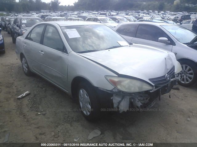 JTDBE32K420095837 - 2002 TOYOTA CAMRY LE/XLE/SE Gümüş foto 1