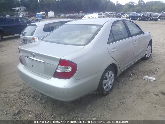 JTDBE32K420095837 - 2002 TOYOTA CAMRY LE/XLE/SE SILVER photo 4