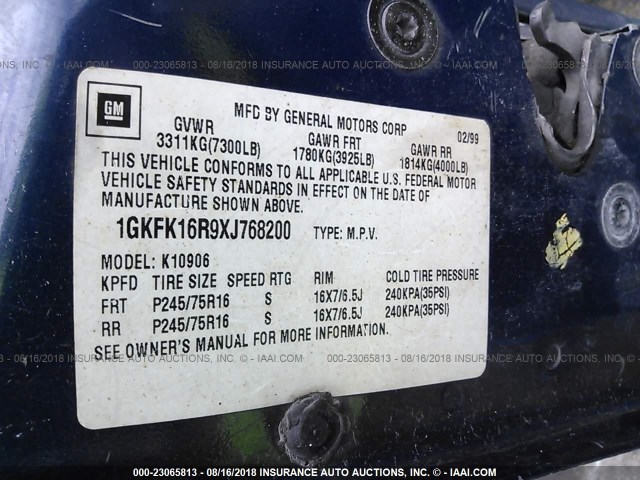 1GKFK16R9XJ768200 - 1999 GMC SUBURBAN K1500 BLUE photo 9