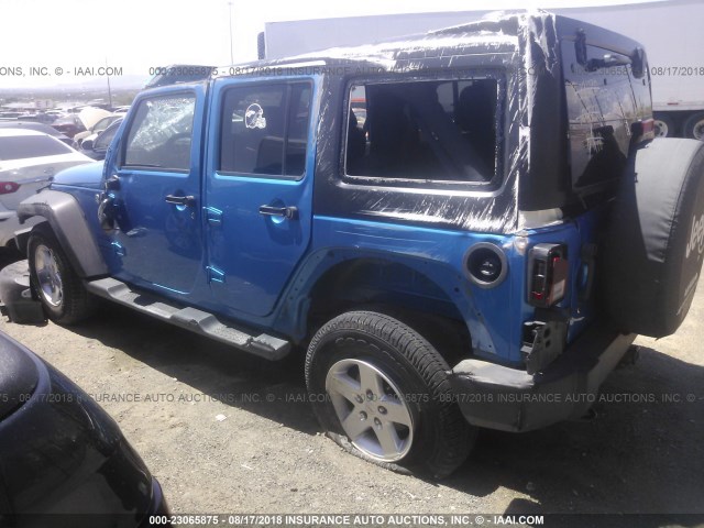 1C4BJWDG3FL511239 - 2015 JEEP WRANGLER UNLIMITE SPORT BLUE photo 3