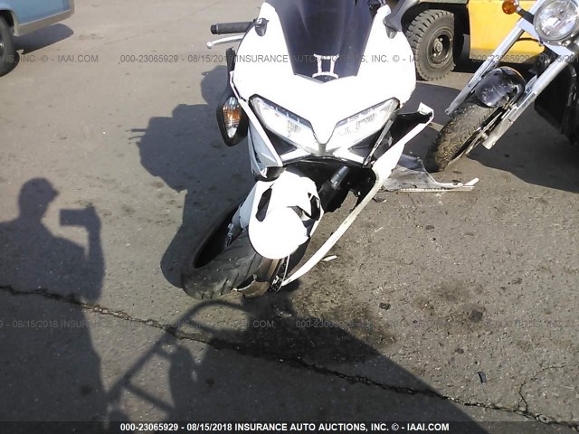 JH2RC7914FK100044 - 2015 HONDA VFR800 F WHITE photo 5