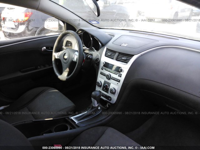 1G1ZC5EUXBF354107 - 2011 CHEVROLET MALIBU 1LT 银色 照片 5