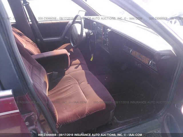1G4AG5549S6503174 - 1995 BUICK CENTURY SPECIAL MAROON photo 5