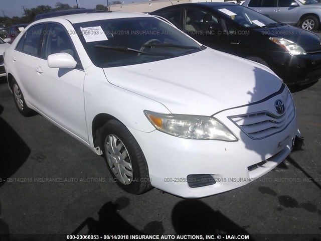 4T4BF3EK8AR023296 - 2010 TOYOTA CAMRY SE/LE/XLE WHITE photo 1