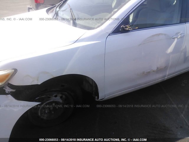 4T4BF3EK8AR023296 - 2010 TOYOTA CAMRY SE/LE/XLE WHITE photo 6