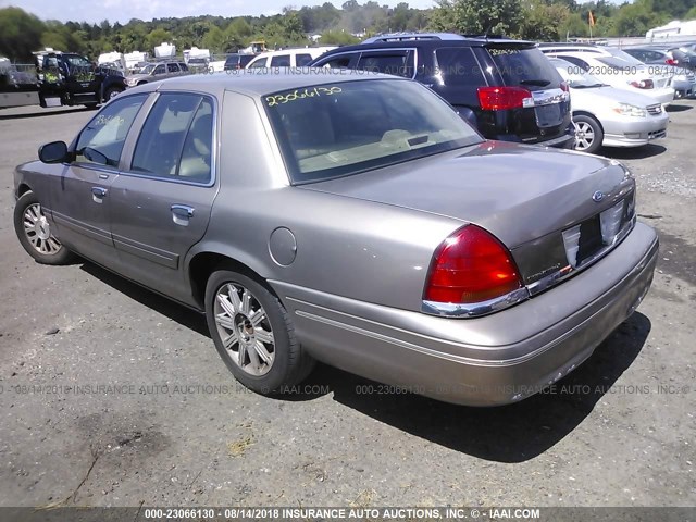 2FAFP74W73X217425 - 2003 FORD CROWN VICTORIA LX BEIGE photo 3