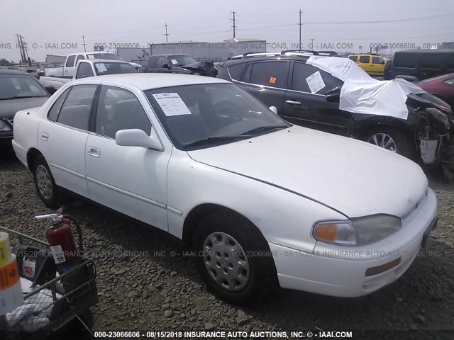 JT2BG12KXT0374072 - 1996 TOYOTA CAMRY DX/LE/XLE WHITE photo 1