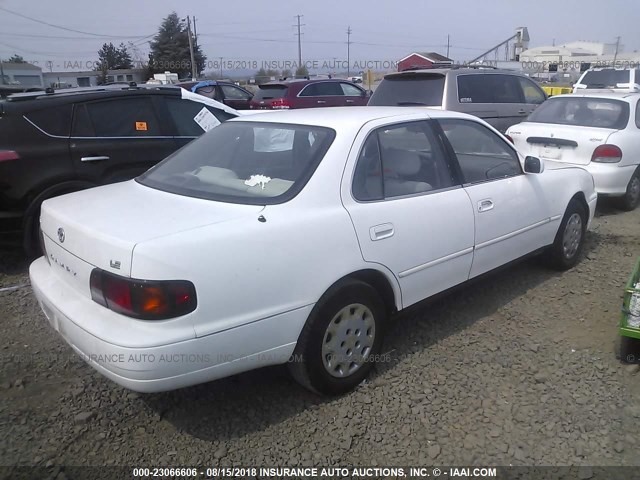 JT2BG12KXT0374072 - 1996 TOYOTA CAMRY DX/LE/XLE WHITE photo 4