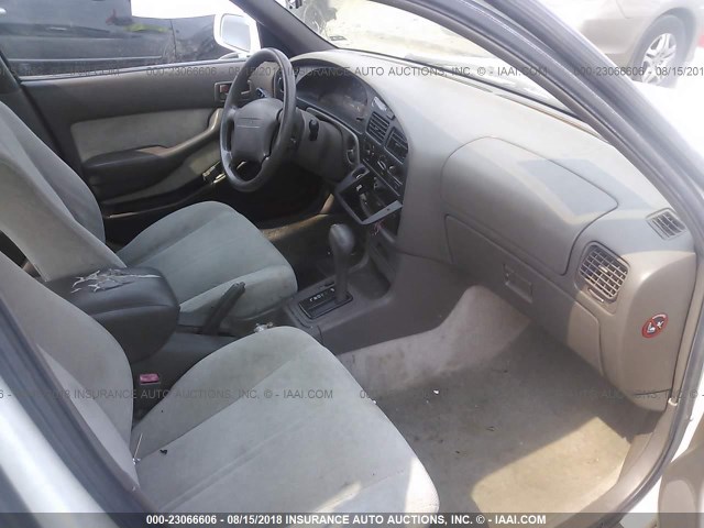 JT2BG12KXT0374072 - 1996 TOYOTA CAMRY DX/LE/XLE WHITE photo 5