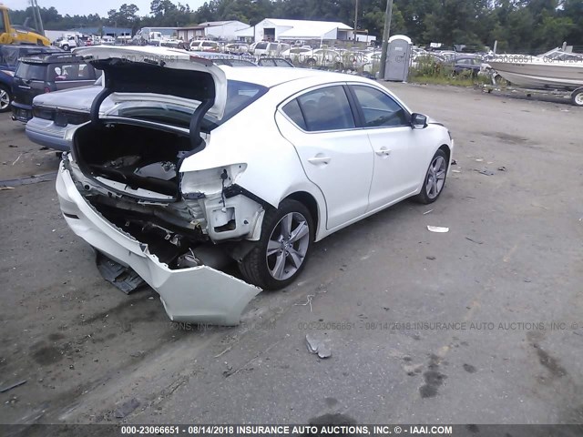 19VDE1F79DE010206 - 2013 ACURA ILX 20 TECH WHITE photo 4