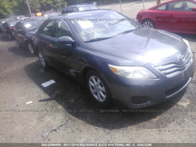 4T1BF3EK7AU577956 - 2010 TOYOTA CAMRY SE/LE/XLE ნაცრისფერი ფოტო 1