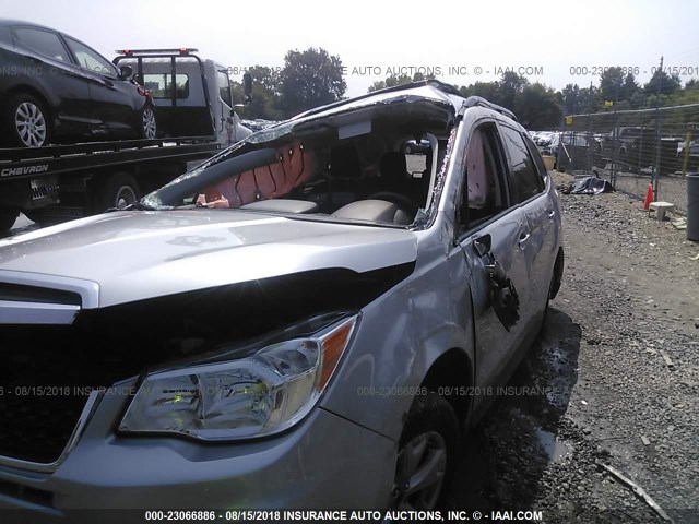 JF2SJADC0GH526576 - 2016 SUBARU FORESTER 2.5I PREMIUM SILVER photo 6