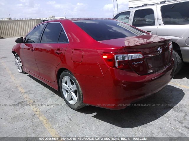 4T1BF1FK2CU524829 - 2012 TOYOTA CAMRY SE/LE/XLE RED photo 3