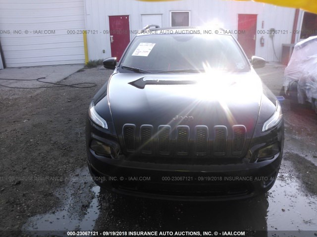 1C4PJLCB7JD621370 - 2018 JEEP CHEROKEE LATITUDE Czarny zdjęcie 6