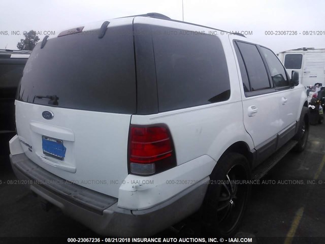 1FMRU15W63LA39169 - 2003 FORD EXPEDITION XLT WHITE photo 4