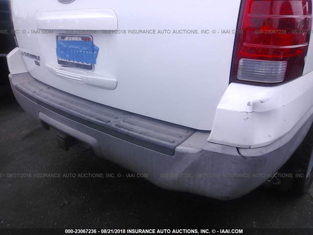 1FMRU15W63LA39169 - 2003 FORD EXPEDITION XLT WHITE photo 6