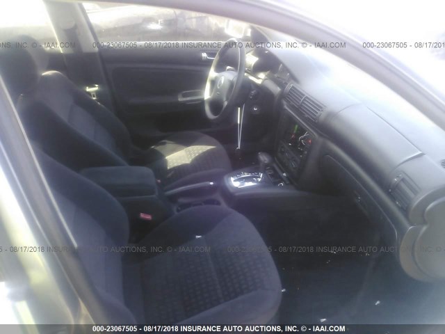 WVWND63B34E015188 - 2004 VOLKSWAGEN PASSAT GL GRAY photo 5