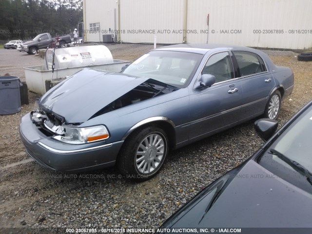 1LNHM81W14Y606581 - 2004 LINCOLN TOWN CAR EXECUTIVE/SIGNATURE ლურჯი ფოტო 2