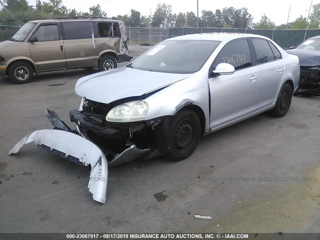 3VWPF71K15M629726 - 2005 VOLKSWAGEN NEW JETTA VALUE SILVER photo 2