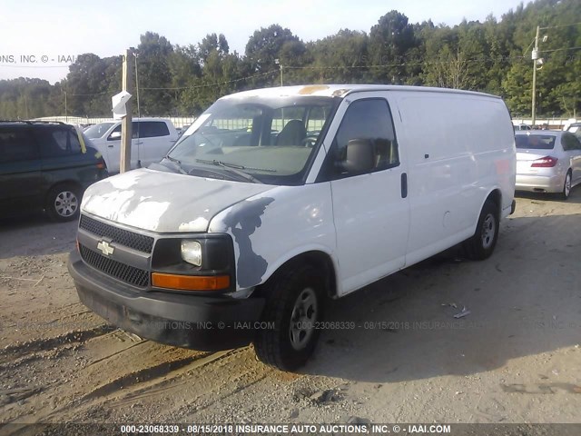 1GCFG15X061232974 - 2006 CHEVROLET EXPRESS G1500  WHITE photo 2