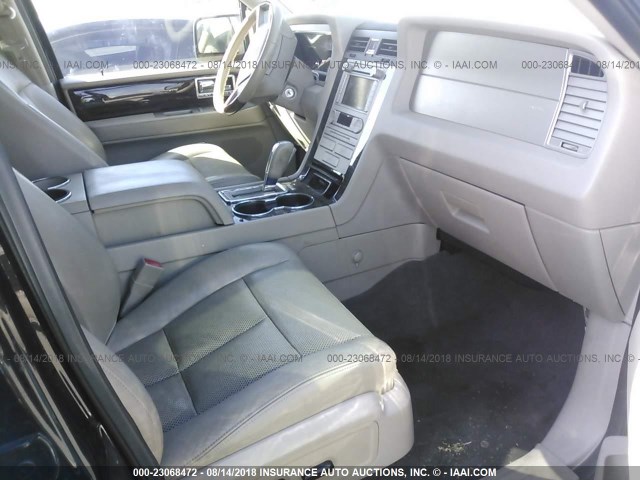 5LMJJ2J50AEJ02466 - 2010 LINCOLN NAVIGATOR BLACK photo 5