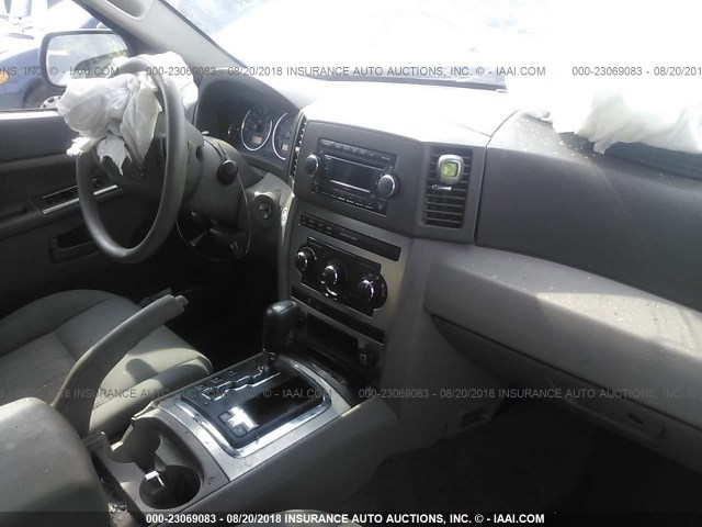 1J8HR48PX7C533458 - 2007 JEEP GRAND CHEROKEE LAREDO/COLUMBIA/FREEDOM 栗色 照片 5