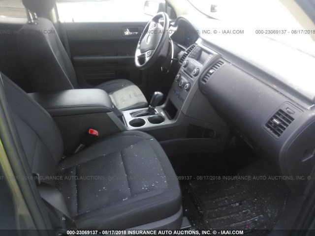 2FMGK5B86FBA14383 - 2015 FORD FLEX SE GRAY photo 5