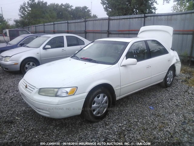 4T1BG22K5WU260602 - 1998 TOYOTA CAMRY CE/LE/XLE 白色 照片 2