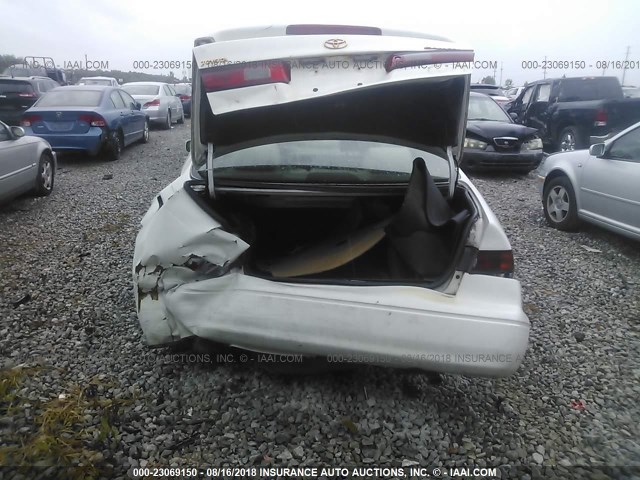 4T1BG22K5WU260602 - 1998 TOYOTA CAMRY CE/LE/XLE 白色 照片 6