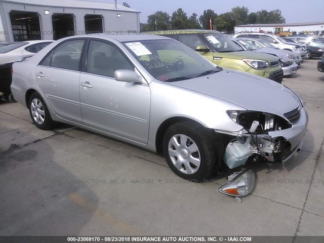 4T1BE32K43U720775 - 2003 TOYOTA CAMRY LE/XLE/SE SILVER photo 1