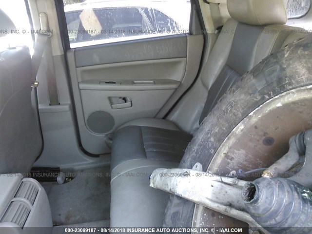 1J4HR48N05C690431 - 2005 JEEP GRAND CHEROKEE LAREDO/COLUMBIA/FREEDOM 银色 照片 8