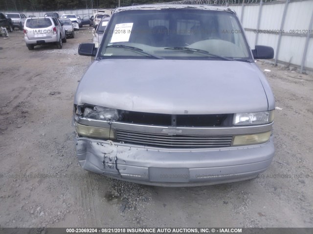 1GNDM19W8WB177760 - 1998 CHEVROLET ASTRO SILVER photo 6