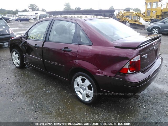 1FAHP34NX7W113411 - 2007 FORD FOCUS ZX4/S/SE/SES მუქწითელი ფოტო 3