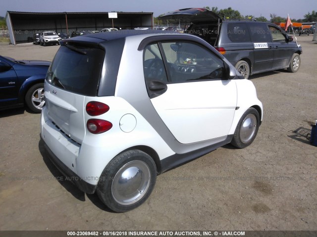 WMEEJ3BA1DK659291 - 2013 SMART FORTWO PURE/PASSION WHITE photo 4