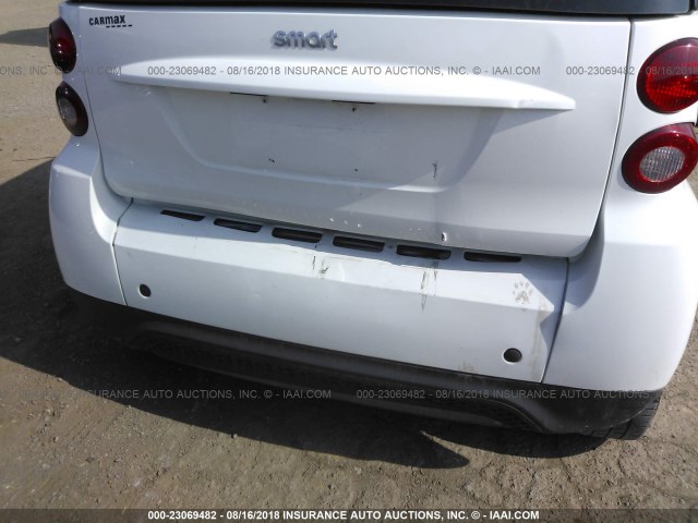 WMEEJ3BA1DK659291 - 2013 SMART FORTWO PURE/PASSION WHITE photo 6