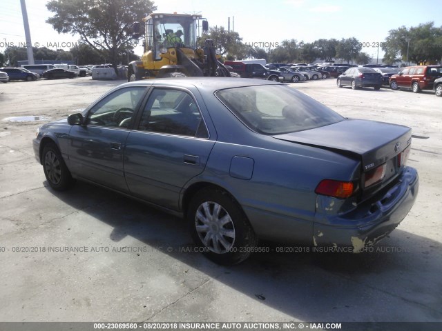 4T1BG28KX1U790922 - 2001 TOYOTA CAMRY CE/LE/XLE 蓝色 照片 3