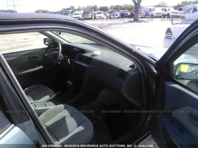4T1BG28KX1U790922 - 2001 TOYOTA CAMRY CE/LE/XLE 蓝色 照片 5
