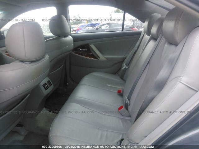 4T1BK3EK6BU132878 - 2011 TOYOTA CAMRY SE/LE/XLE ნაცრისფერი ფოტო 8