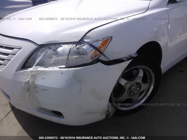 4T4BE46K77R005338 - 2007 TOYOTA CAMRY NEW GENERAT CE/LE/XLE/SE WHITE photo 6