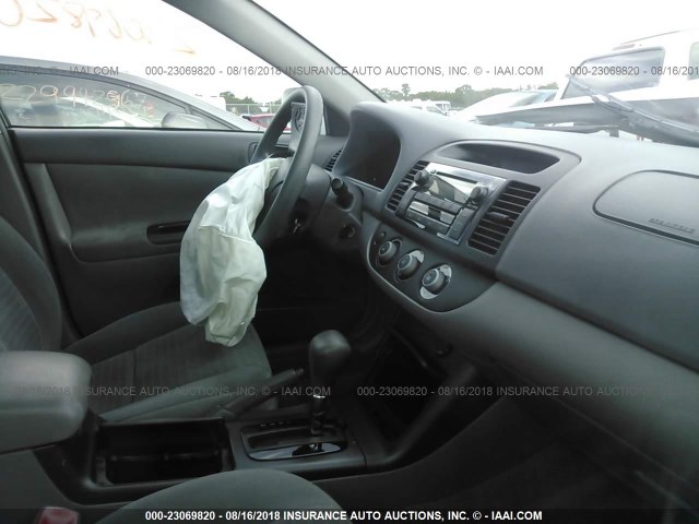 4T1BE32K55U023991 - 2005 TOYOTA CAMRY LE/XLE/SE 白色 照片 5