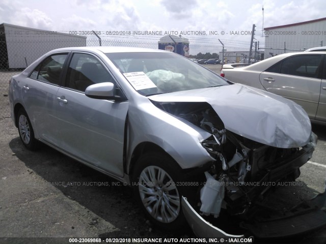 4T1BF1FK7CU069282 - 2012 TOYOTA CAMRY SE/LE/XLE SILVER photo 1