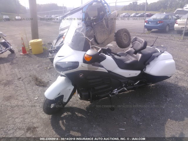 JH2SC6849GK300068 - 2016 HONDA GL1800 B WHITE photo 2