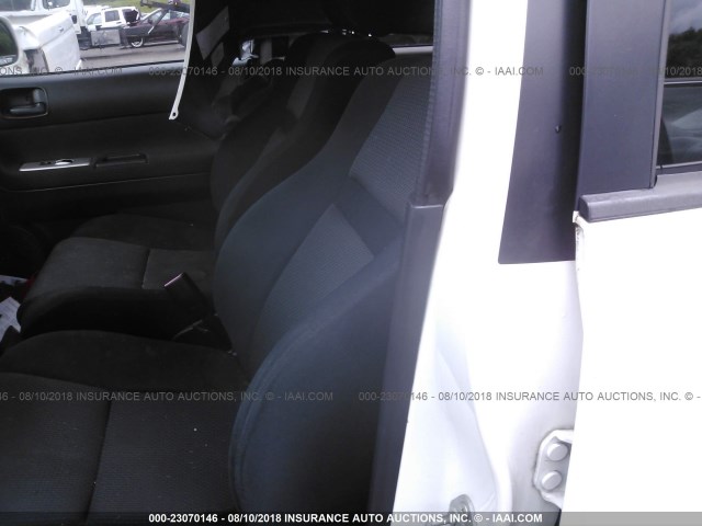 JTLKT324664084641 - 2006 TOYOTA SCION XB Blanco foto 8