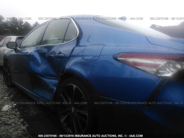 4T1BZ1HKXJU002712 - 2018 TOYOTA CAMRY XSE/XLE Mavi foto 6