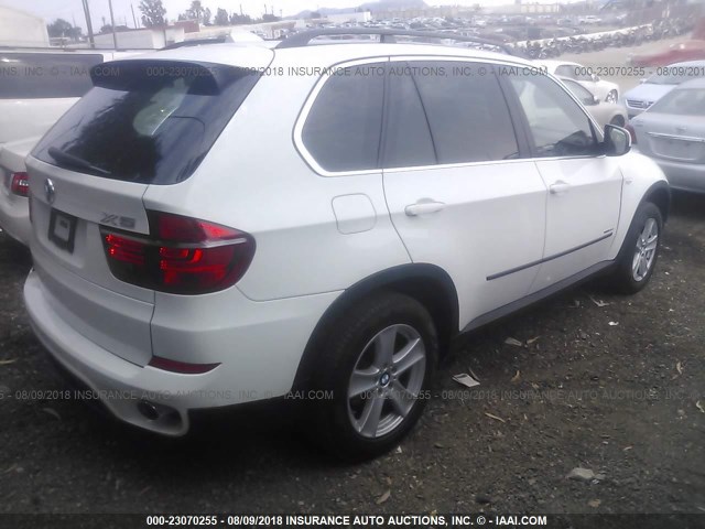 5UXZW0C55D0B95789 - 2013 BMW X5 XDRIVE35D WHITE photo 4