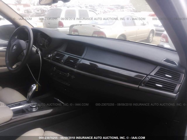 5UXZW0C55D0B95789 - 2013 BMW X5 XDRIVE35D WHITE photo 5