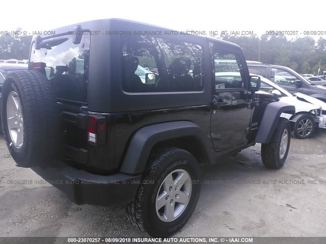 1C4GJWAG2JL921677 - 2018 JEEP WRANGLER SPORT 黑色 照片 4