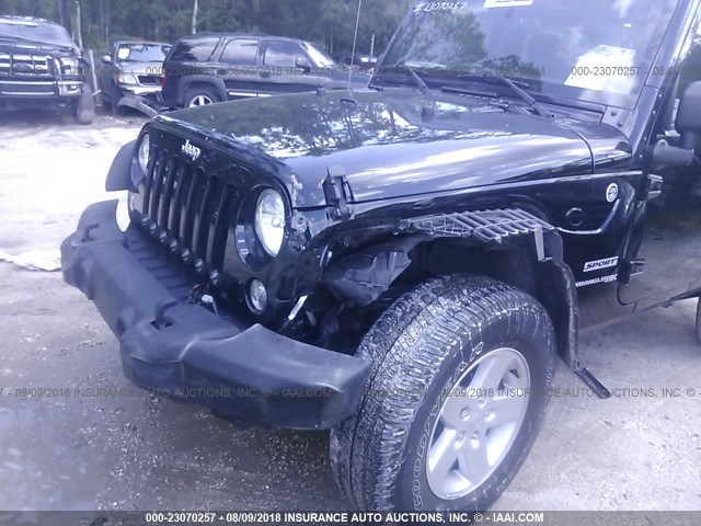 1C4GJWAG2JL921677 - 2018 JEEP WRANGLER SPORT 黑色 照片 6