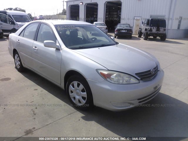 4T1BE32K52U528652 - 2002 TOYOTA CAMRY LE/XLE/SE Gümüş foto 1